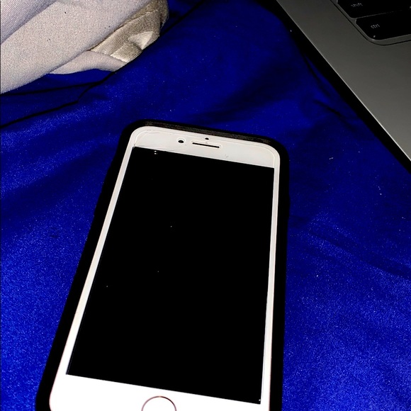 I phone 8 64 gb - Picture 1 of 2